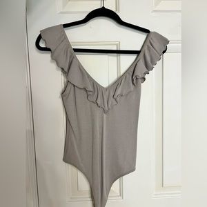 Wilfred Ruffled Bodysuit in Mauve, Size Medium